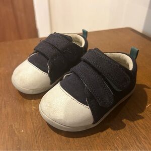 Ten Little Navy Shoes - Size 5.5